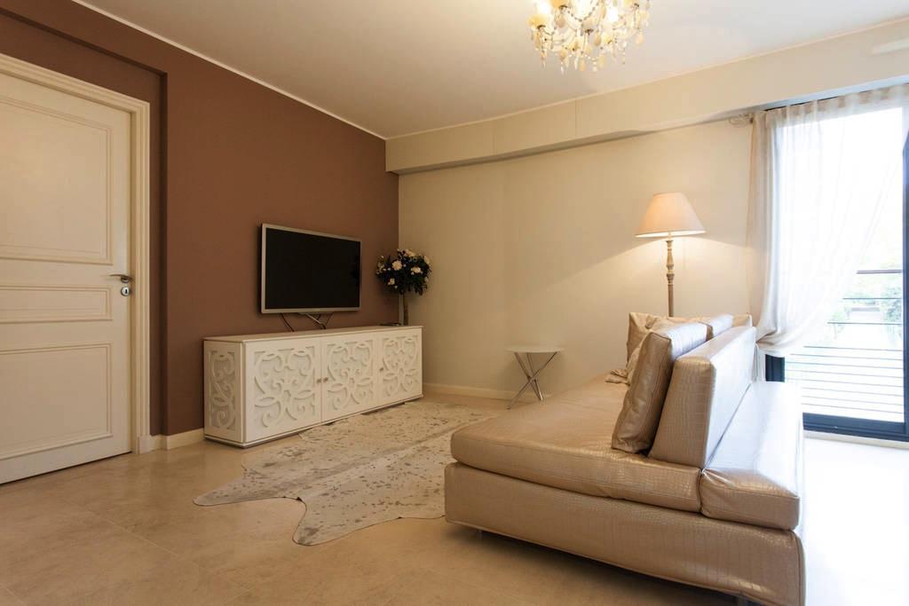 Carlton Riviera Apartment *